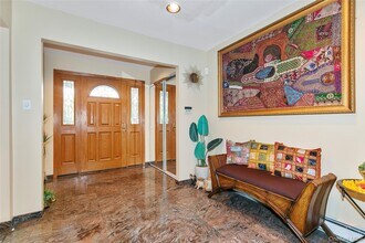 123 South Dr in New Hyde Park, NY - Building Photo - Building Photo