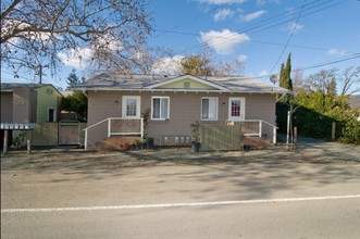 1701 Lake St in Calistoga, CA - Building Photo - Building Photo