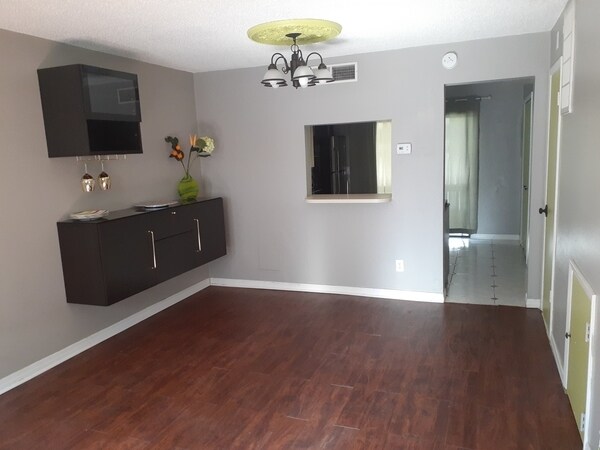 12216 N 59th St in Tampa, FL - Building Photo