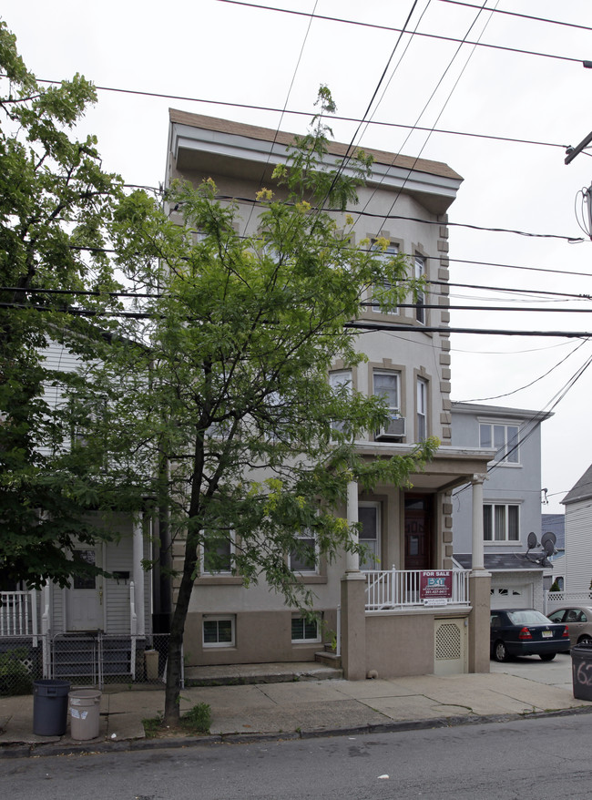 164 Prospect Ave in Bayonne, NJ - Building Photo - Building Photo