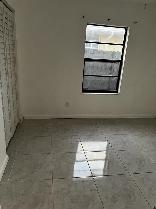 2336 Hope St in Hollywood, FL - Building Photo - Building Photo