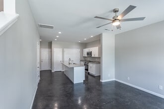 Caney Commons in Gordonsville, TN - Foto de edificio - Interior Photo