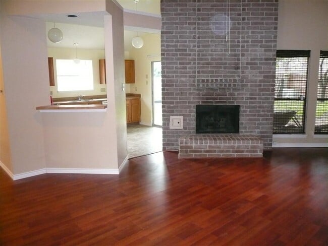 21603 Meadowhill Dr in Spring, TX - Building Photo - Building Photo