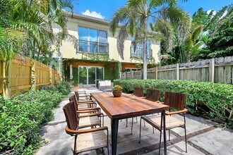 1139 NE 13th Ave in Fort Lauderdale, FL - Foto de edificio - Building Photo