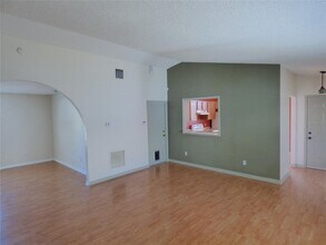 212 Burnsed Pl in Oviedo, FL - Building Photo - Building Photo
