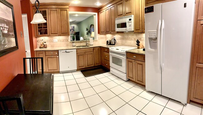 1725 S Hayes St, Unit A in Arlington, VA - Building Photo - Building Photo