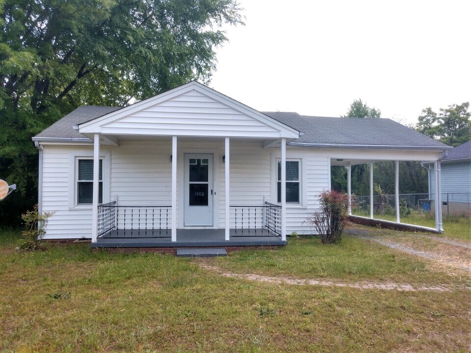 1408 Woodmere Dr in Greensboro, NC - Building Photo