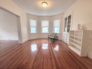 57 Dimick St, Unit 3 in Somerville, MA - Building Photo - Building Photo