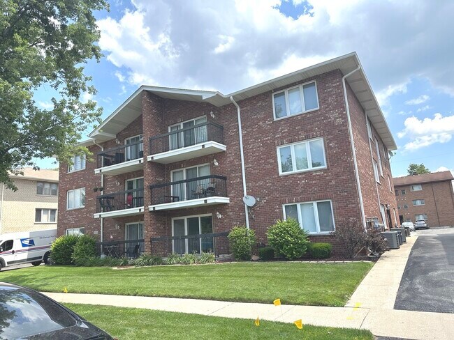 9529 Minnick Ave in Oak Lawn, IL - Building Photo - Building Photo