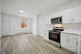 4453 N Gratz St in Philadelphia, PA - Building Photo - Building Photo