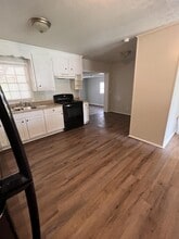 106 Whiteoak Cir in Dothan, AL - Building Photo - Building Photo