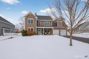 42 Hunters Ln in Southington, CT - Building Photo