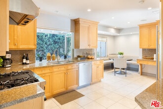 1256 Beverly Green Dr in Beverly Hills, CA - Building Photo - Building Photo