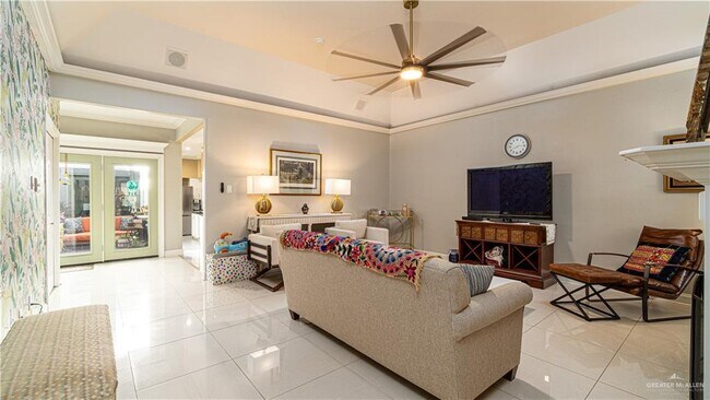 19 S Col Rowe Blvd in McAllen, TX - Building Photo - Building Photo