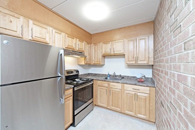 Queen Annes in Weymouth, MA - Building Photo - Interior Photo