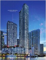 77 SE 5th St, Unit 4014 in Miami, FL - Building Photo
