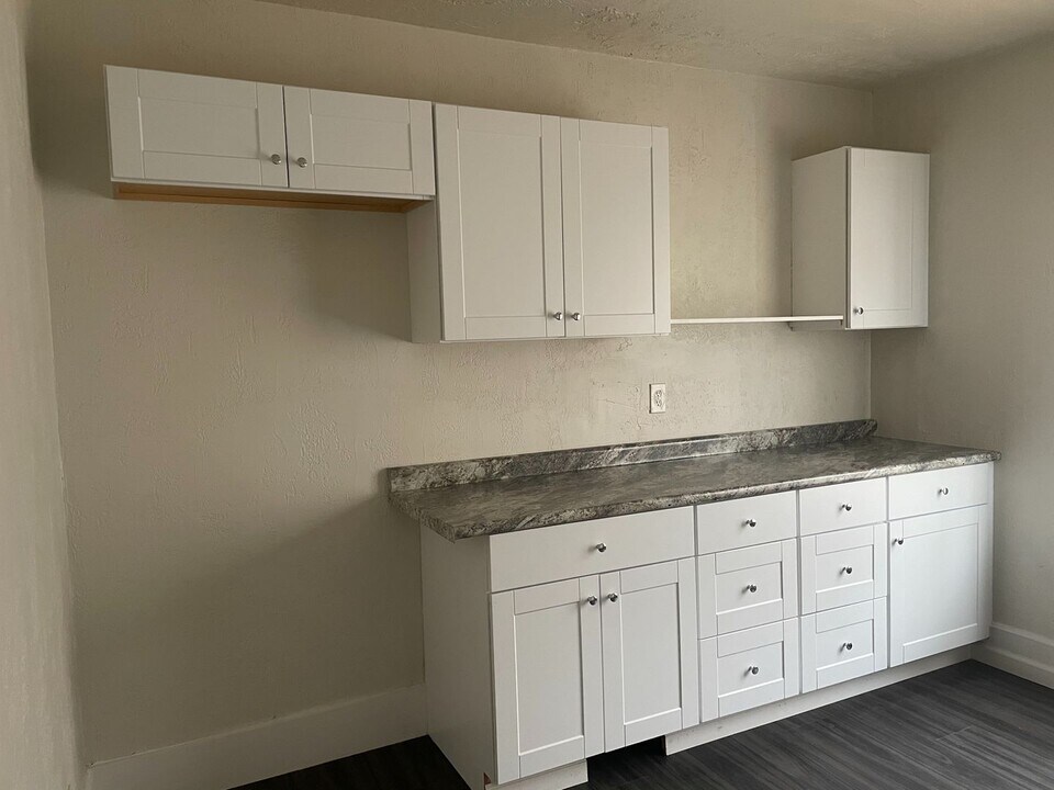 875 Shawano Ave in Green Bay, WI - Building Photo