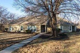 Clo Housing in Overland Park, KS - Building Photo