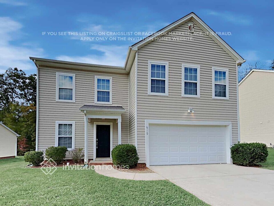 6110 Sid Crane Dr in Charlotte, NC - Building Photo