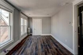 255 W Union St in Burlington, NJ - Building Photo - Building Photo
