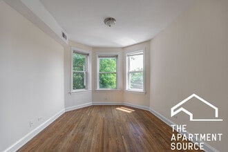 2816 N Troy St, Unit 2F in Chicago, IL - Building Photo - Building Photo