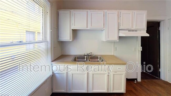 12633 Edmonton Ave in Cleveland, OH - Building Photo - Building Photo