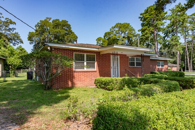 1818 Dawsey St in Tallahassee, FL - Building Photo - Building Photo