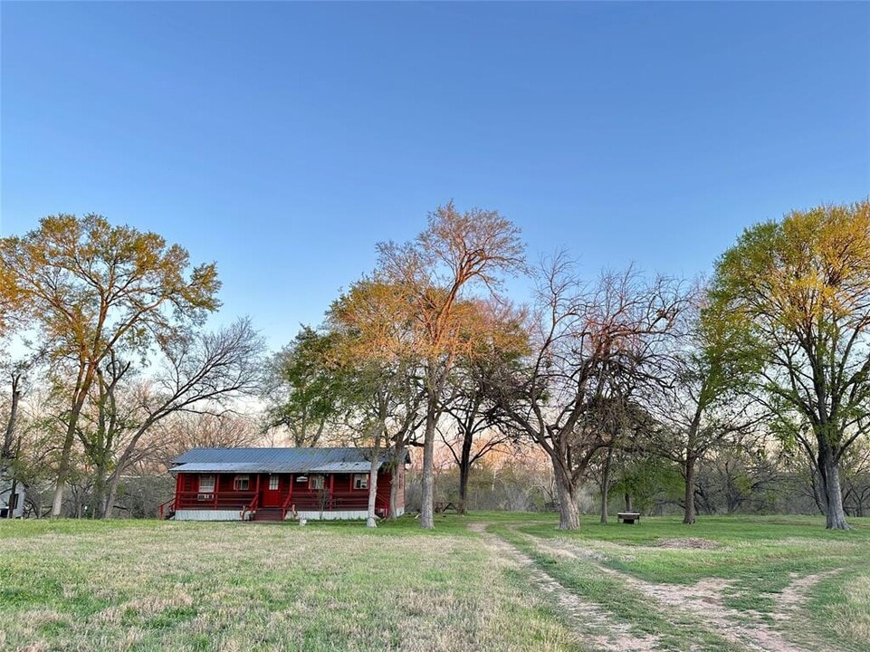 155 El Camino River Rd in Bastrop, TX - Building Photo