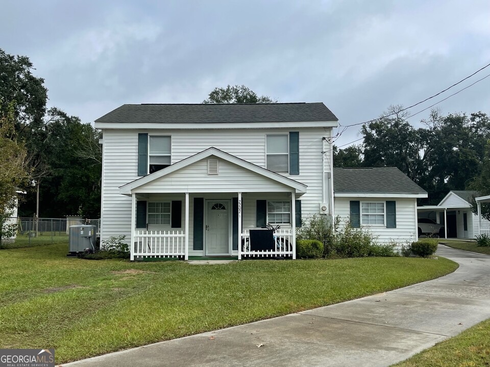 2202 Bisbee Ave in Savannah, GA - Building Photo