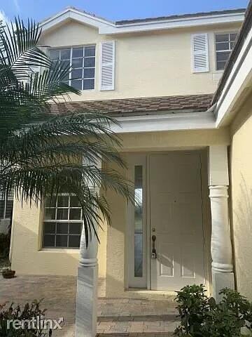 175 Berenger Walk in Royal Palm Beach, FL - Building Photo - Building Photo