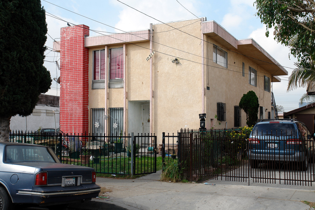 10717 Burin Ave in Inglewood, CA - Building Photo