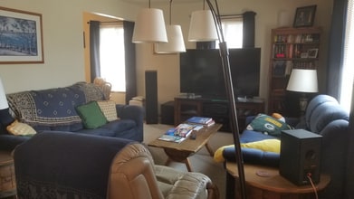 929 N 123rd St in Wauwatosa, WI - Building Photo - Building Photo