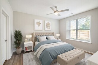 1975 Russell Cave Rd in Lexington, KY - Building Photo - Building Photo