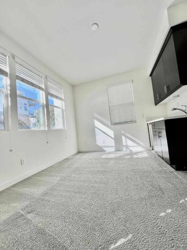 2022 Tango Loop, Unit 2 in Chula Vista, CA - Building Photo - Building Photo