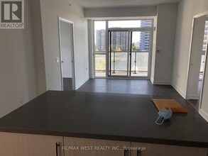 75 Oneida Crescent in Richmond Hill, ON - Building Photo - Building Photo