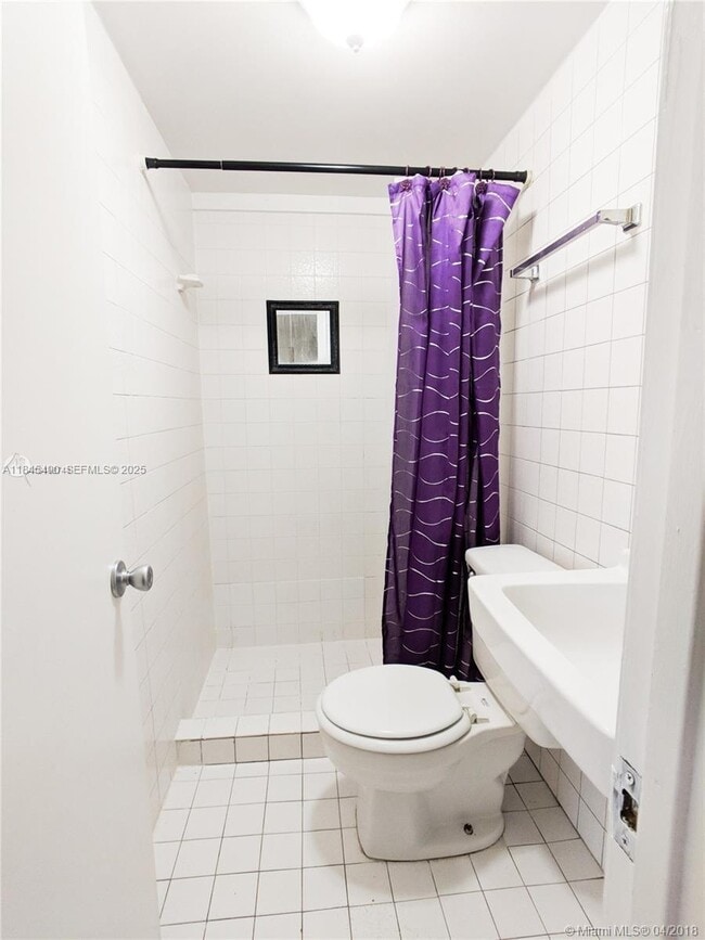 2433 SW 11th St in Miami, FL - Building Photo - Building Photo