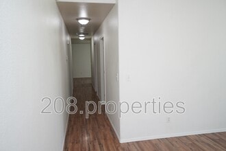 46 3rd St in Middleton, ID - Building Photo - Building Photo