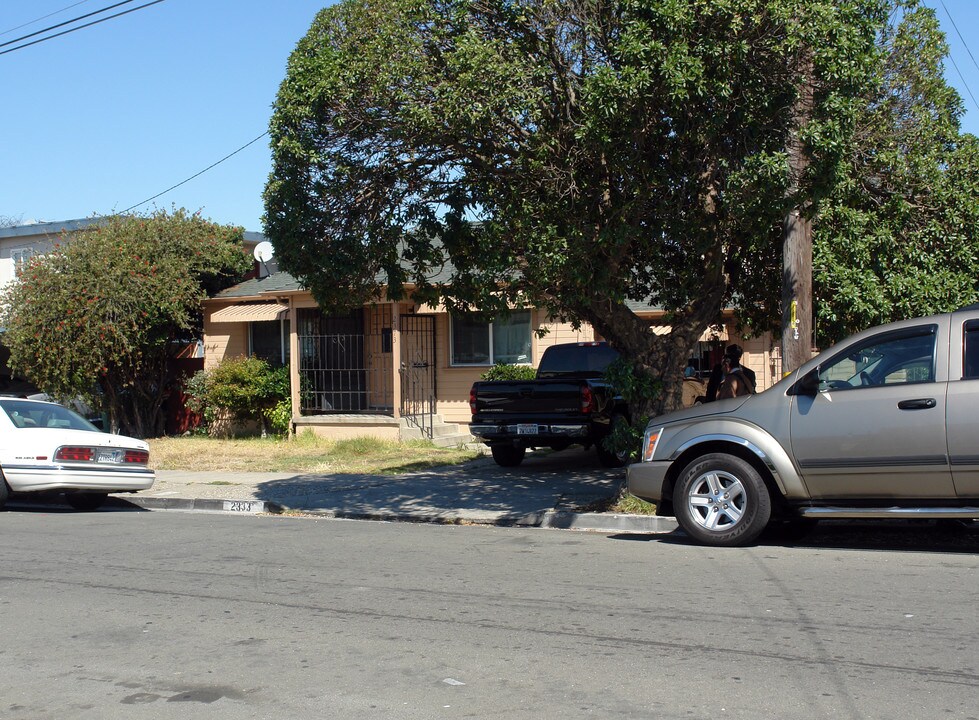 2373-2377 Wendell Ave in Richmond, CA - Building Photo