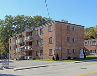 680 Lawrence Rd in Hamilton, ON - Building Photo - Primary Photo