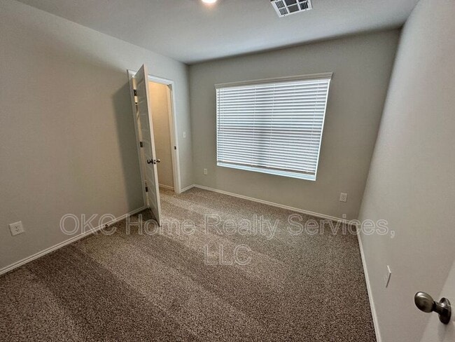 618 NW 119th St in Oklahoma City, OK - Building Photo - Building Photo