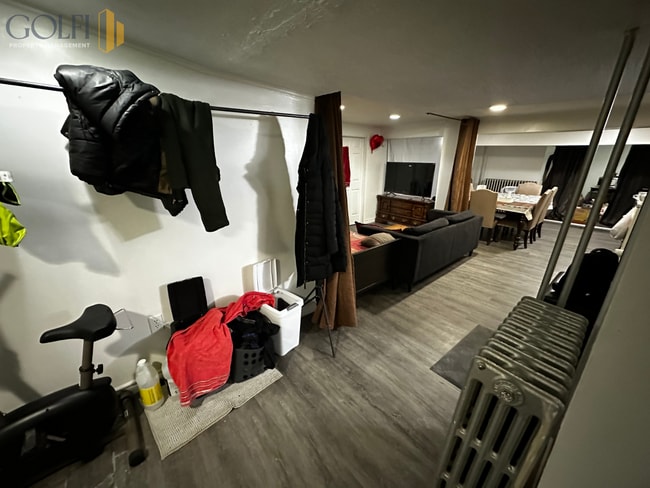 property at 257 Main St W