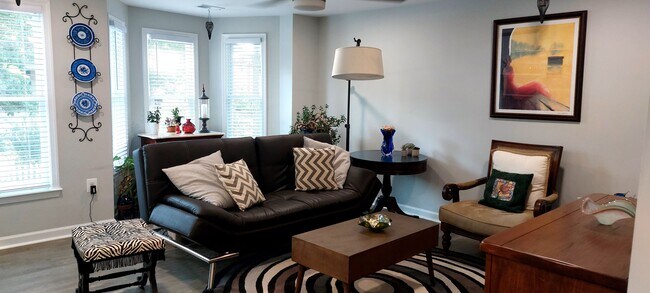 446 N Loudoun St, Unit 2 in Winchester, VA - Foto de edificio - Building Photo