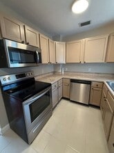 206 40th Ave NE in St. Petersburg, FL - Building Photo - Building Photo