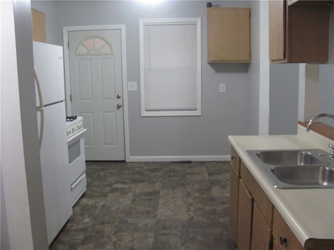 66 Avis St in Rochester, NY - Building Photo - Building Photo