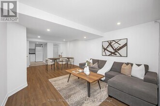11 Eric Burke Ct in Hamilton, ON - Building Photo - Building Photo