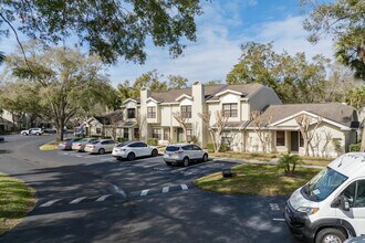 Faircrest Condominiums in Tampa, FL - Building Photo - Building Photo