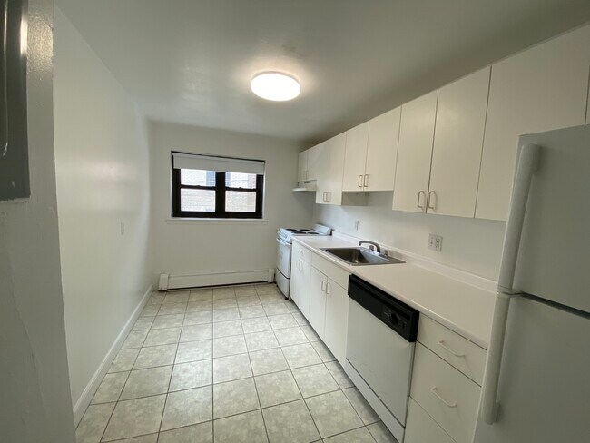 46 Harvard Ave, Unit 3 in Brookline, MA - Foto de edificio - Building Photo