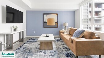 1055 N Anchor Way in Portland, OR - Building Photo