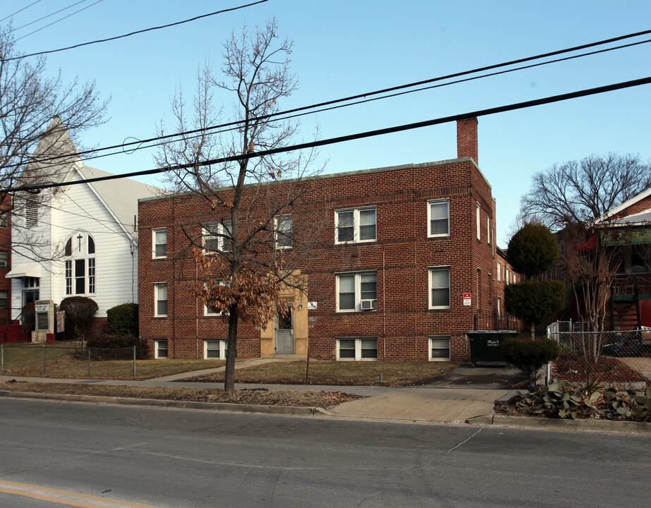 4274 Benning Rd NE in Washington, DC - Building Photo