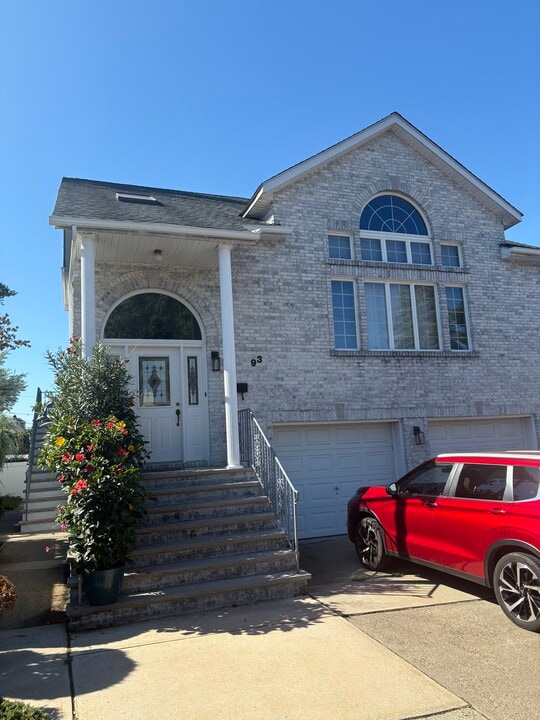 93 Hendel Ave, Unit 2 in North Arlington, NJ - Building Photo